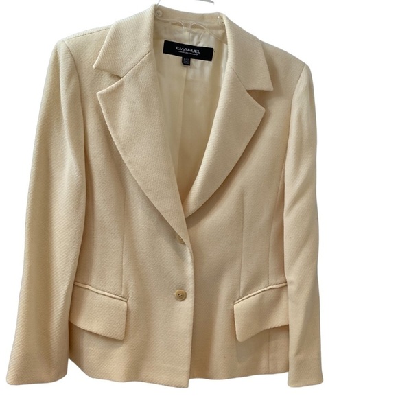 Emanuel Ungaro creme textured wool blazer. Front button closure. Size 8. - Picture 3 of 8